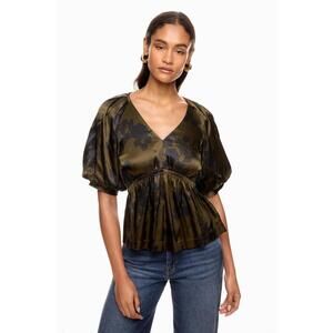 Madewell Kathleen Top Size S with Small Hole